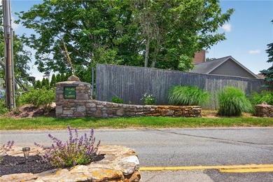 This classic seaside retreat is ready for you as its next owner - photo 2