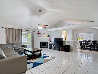 Move-in ready in desirable Copperfield! This updated 3BR/2BA and - photo 4