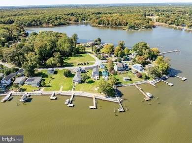 Live the waterfront lifestyle you've been dreaming of in this - photo 16
