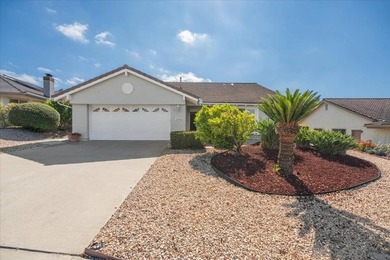 Move-in-ready home in the highly desirable Oaks North 55+ - photo 2