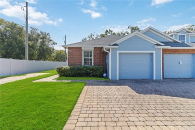 Lake Townhome/Townhouse For Sale in Saint Cloud, Florida