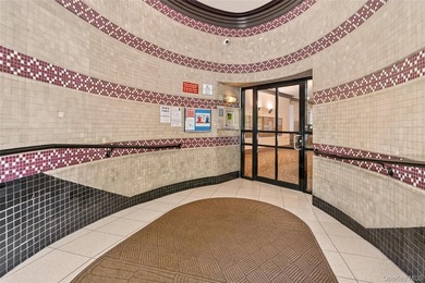 SPONSOR UNIT - NO BOARD APPROVAL - Renovated one-bedroom, one - photo 8