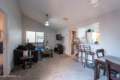 Condo in the heart of Southside Jacksonville 15 minutes from the - photo 7