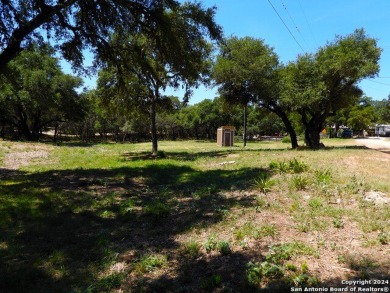 Lake Medina Lot For Sale in Lakehills Texas