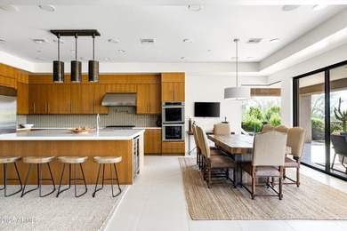 Soaring ceilings and walls of glass that open up to panoramic - photo 16