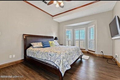 Great location in Delmas Estates Subdivision. Home is in move-in - photo 17