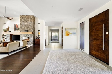 Soaring ceilings and walls of glass that open up to panoramic - photo 18