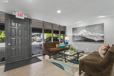 Hard-to-find single-level condo living in one of Lake Oswego's - photo 20