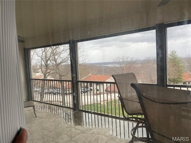 Updated 3rd-floor condo in Osage Vistas at Lake Ozark offering a - photo 21