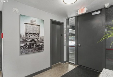 Hard-to-find single-level condo living in one of Lake Oswego's - photo 22