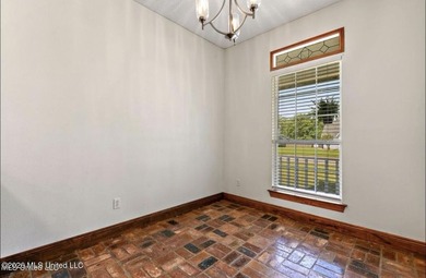 Great location in Delmas Estates Subdivision. Home is in move-in - photo 24