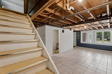 Beautiful home overlooking Lake Geneva and the beach on CCR - photo 25