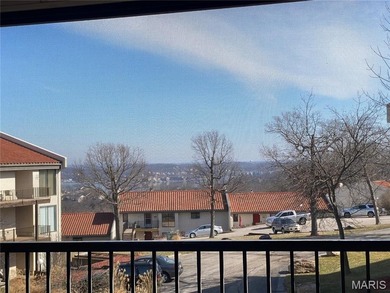 Updated 3rd-floor condo in Osage Vistas at Lake Ozark offering a - photo 26