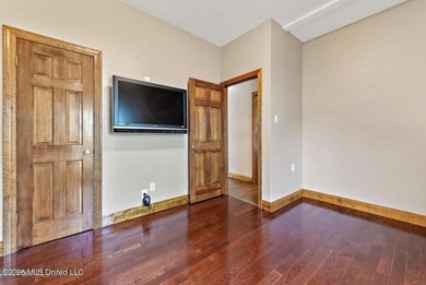 Great location in Delmas Estates Subdivision. Home is in move-in - photo 26
