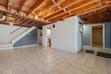 Beautiful home overlooking Lake Geneva and the beach on CCR - photo 26