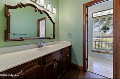 Great location in Delmas Estates Subdivision. Home is in move-in - photo 27