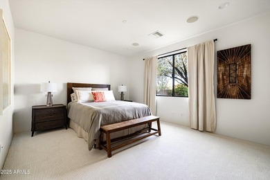 Soaring ceilings and walls of glass that open up to panoramic - photo 31
