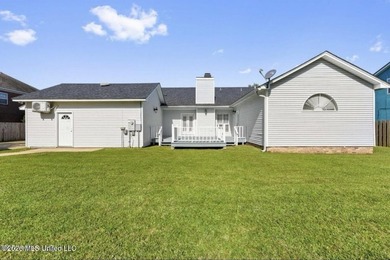 Great location in Delmas Estates Subdivision. Home is in move-in - photo 31
