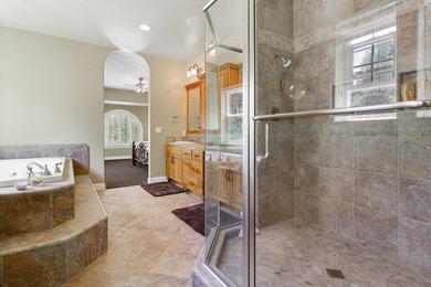 Here's your opportunity to own a luxury home on over 1,000 - photo 31