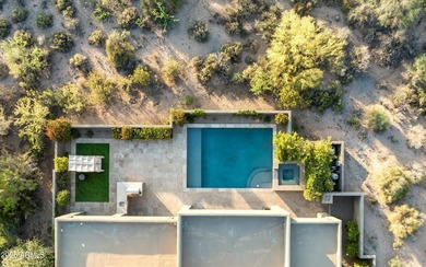 Soaring ceilings and walls of glass that open up to panoramic - photo 33