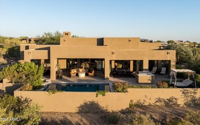 Soaring ceilings and walls of glass that open up to panoramic - photo 40