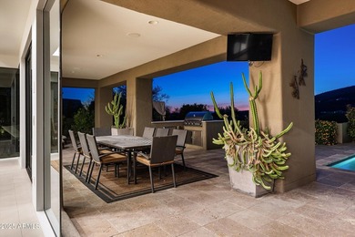 Soaring ceilings and walls of glass that open up to panoramic - photo 49