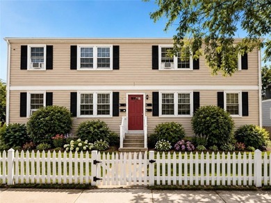 Second-floor 2-bedroom, 1-bath condo located in Newport's - photo 1