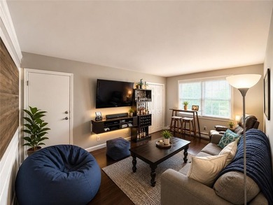 Second-floor 2-bedroom, 1-bath condo located in Newport's - photo 4
