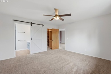 Well maintained 1789 sq ft 3 bed 2 bath mid-century split-level - photo 14