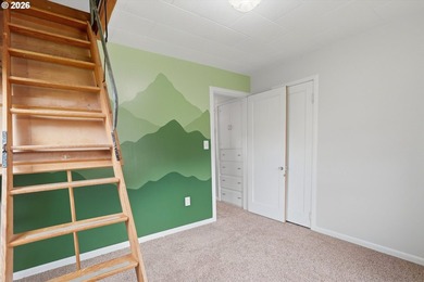 Well maintained 1789 sq ft 3 bed 2 bath mid-century split-level - photo 23