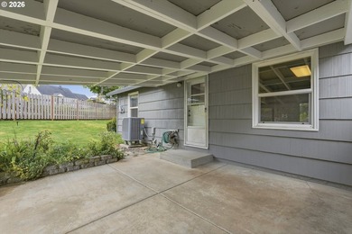 Well maintained 1789 sq ft 3 bed 2 bath mid-century split-level - photo 31