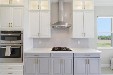 Located in the gated boating community of Sanctuary Cove - photo 10