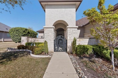 Ready to create your dream golf course retreat? This stucco and