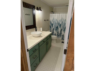 Looking for the perfect little getaway near Wolf Creek Dam? This