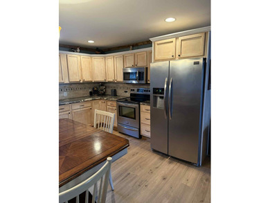 Looking for the perfect little getaway near Wolf Creek Dam? This