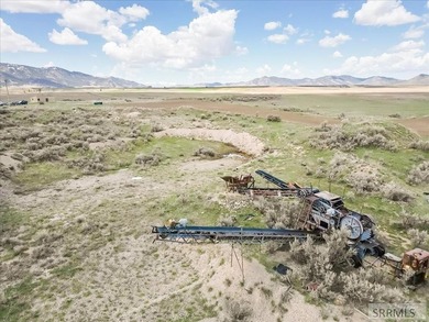 This property is currently under contract: The seller is seeking - photo 32