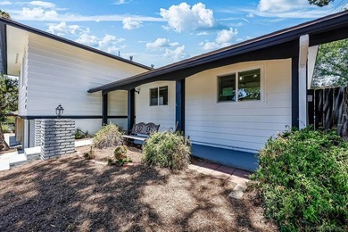 Beautifully renovated 4 bedroom, 3 full bathroom home in the - photo 6