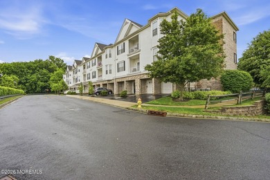 Welcome to this beautifully maintained, rarely available 3 - photo 3