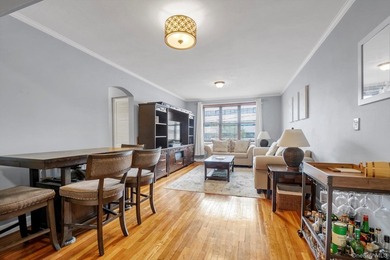 Prime Great Neck Location! Move right into this beautifully - photo 5