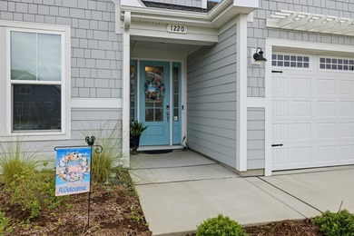 Welcome to this beautifully maintained 3-bedroom, 2-bath home in - photo 8