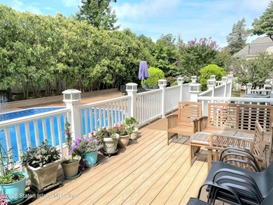 Nestled on a serene cul-de-sac in the prestigious Richmond Town - photo 11