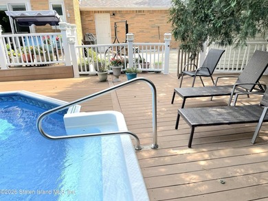 Nestled on a serene cul-de-sac in the prestigious Richmond Town - photo 12