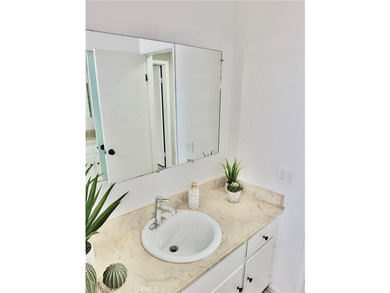 545 Chestnut Avenue unit 203 in Lincoln Park Towers a sunny and - photo 14