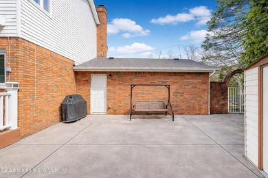Nestled on a serene cul-de-sac in the prestigious Richmond Town - photo 14
