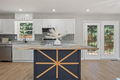 Welcome to Twin Lake. This charming lake community offers - photo 15