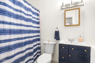 Charming 2-bedroom, 1-bath home in the Cedar Glen community! - photo 16