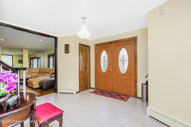 Nestled on a serene cul-de-sac in the prestigious Richmond Town - photo 16