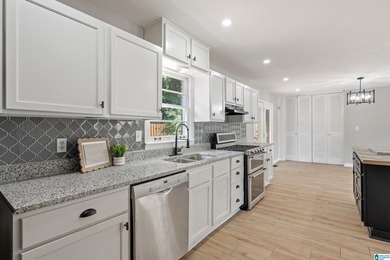 Welcome to Twin Lake. This charming lake community offers - photo 17