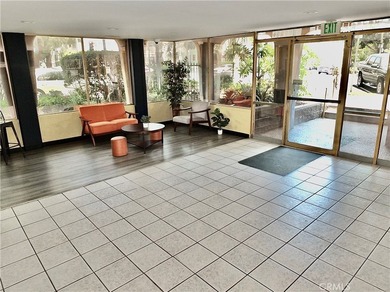 545 Chestnut Avenue unit 203 in Lincoln Park Towers a sunny and - photo 17