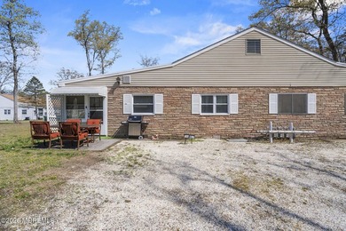 Charming 2-bedroom, 1-bath home in the Cedar Glen community! - photo 23